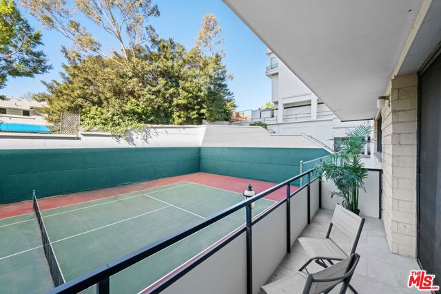 10535 Wilshire Boulevard, Los Angeles CA: https://media.crmls.org/mediaz/006d43d1-6a98-4213-80a7-7f7c290d05e3.jpg
