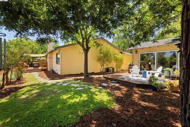4457 LINDA WAY, Pleasanton CA: https://media.crmls.org/mediaz/006d5d62-cbf2-45b9-8e39-e9a98052dbe4.jpg
