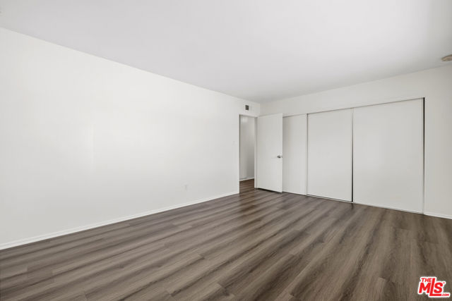 6741 Buffalo Avenue photo 24