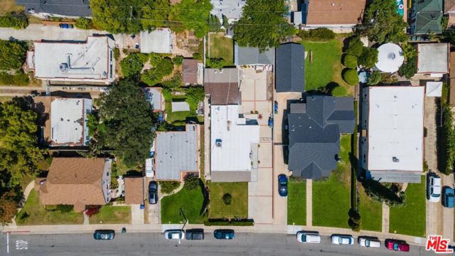 1430 N Dominion Avenue, Pasadena CA: https://media.crmls.org/mediaz/006db2f8-3db6-468a-a65b-c6961cb9cbd8.jpg