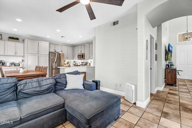 Detail Gallery Image 10 of 28 For 902 Paseo Brisas Lindas, Oxnard,  CA 93030 - 3 Beds | 2/1 Baths