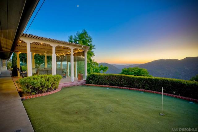2064 Santa Margarita Dr., Fallbrook CA: https://media.crmls.org/mediaz/006e66f9-6da4-48d3-8409-9238d2da73e5.jpg