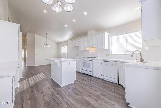 Detail Gallery Image 18 of 50 For 20046 Canyon View Dr, Santa Clarita,  CA 91351 - 3 Beds | 2 Baths