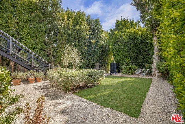 8917 Dorrington Avenue photo 5