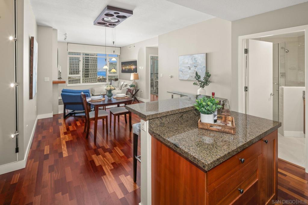 700 Harbor - photo 2