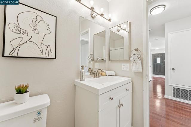 34915 Osprey Dr, Union City CA: https://media.crmls.org/mediaz/006f35b8-c363-41f0-8bd8-7008a05a75e6.jpg