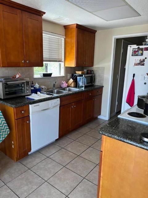 4983 Edgar Court, San Jose CA: https://media.crmls.org/mediaz/006f8603-fce0-4734-a7ec-e79084fe62f0.jpg