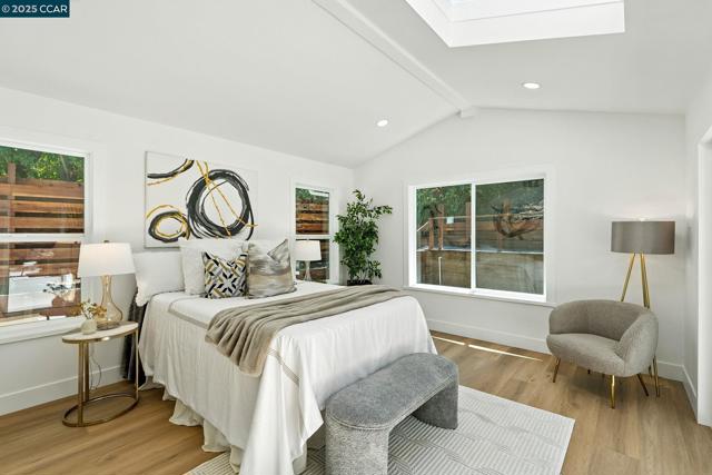 1717 Springbrook Rd, Lafayette CA: https://media.crmls.org/mediaz/006f8fa0-1652-40a5-a5d9-1a6a79cd51c1.jpg