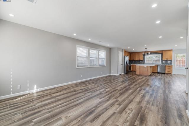 4643 sloan, Fremont CA: https://media.crmls.org/mediaz/006fa41c-1faf-4034-91e7-eb64562d582d.jpg