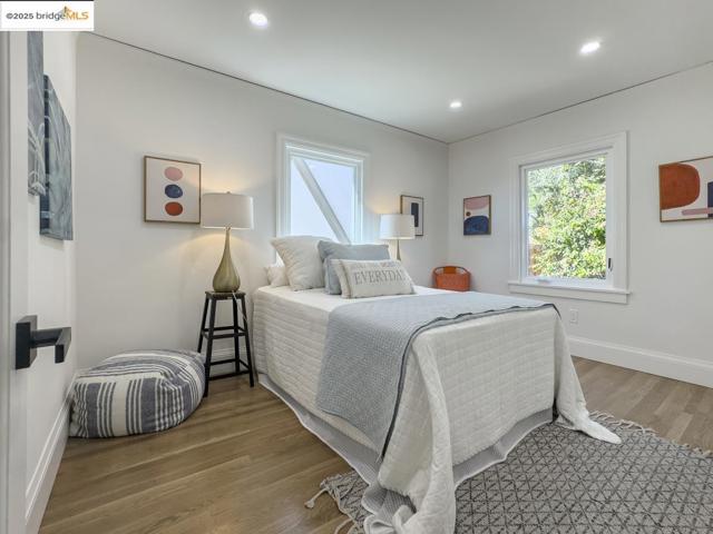 479 Kentucky Ave, Berkeley CA: https://media.crmls.org/mediaz/007006e5-3e31-4bed-ad04-a6f7e403341d.jpg