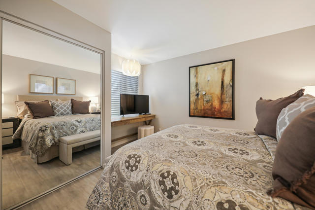 Image 18 of 33 For 78347 Terra Cotta Court