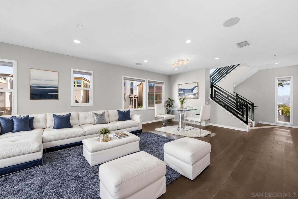 8352 Ridge Ct