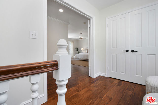 15474 Loom Place, Sherman Oaks CA: https://media.crmls.org/mediaz/00712069-48e5-46c1-9b01-9aa229cbc83d.jpg