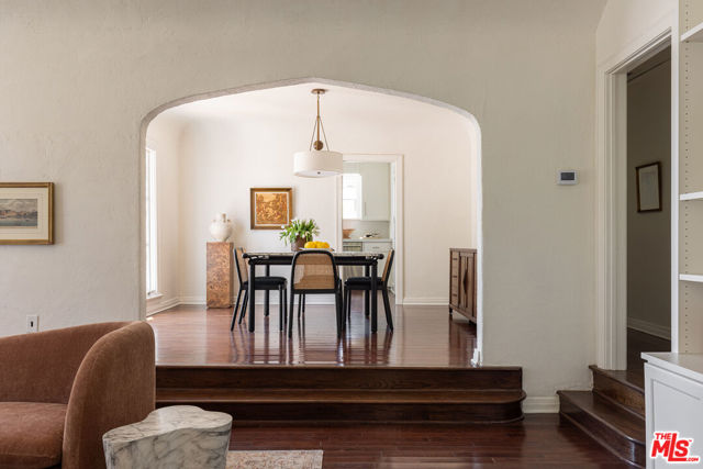 8009 Clinton Street, Los Angeles CA: https://media.crmls.org/mediaz/0071601a-9475-4764-8640-4f651d79e23b.jpg