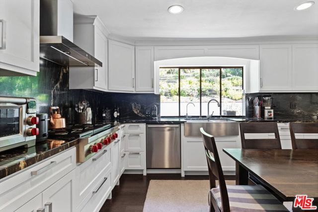 Drew Fenton | 1060 Chantilly Road Los Angeles CA | MLS: 7138387