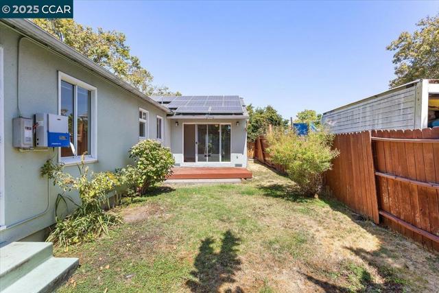 16080 Via Del Sol, San Lorenzo CA: https://media.crmls.org/mediaz/0071fafe-faaa-4204-8a5a-aa4d256701bb.jpg