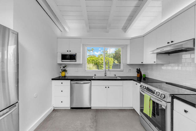 1075 E Sunny Dunes Road, Palm Springs, CA 92264