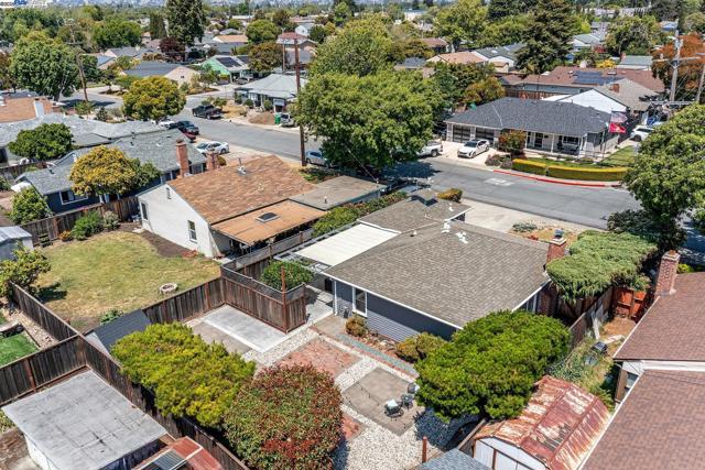 17473 Via Alamitos, San Lorenzo CA: https://media.crmls.org/mediaz/00721779-74d4-4fbd-a476-510f58aecfb5.jpg