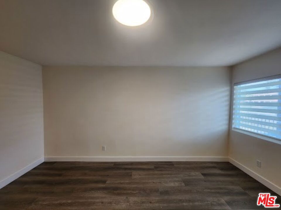 https://media.crmls.org/mediaz/0072b4f1-a81d-4be3-9d89-5ee8c394df35.jpg?preset=X-Large