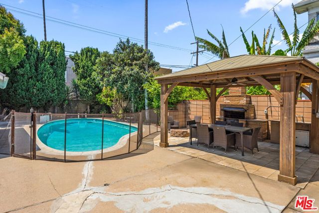 5342 Lemon Grove Avenue, Los Angeles CA: https://media.crmls.org/mediaz/0073b3a2-4d3d-4f5b-8fea-84e1dfc49929.jpg