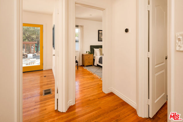 2646 Rich Street photo 10
