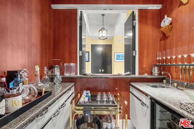 10380 Wilshire Boulevard, Los Angeles CA: https://media.crmls.org/mediaz/00740fcc-2ad9-4a07-af1d-a0a29fca7cf5.jpg