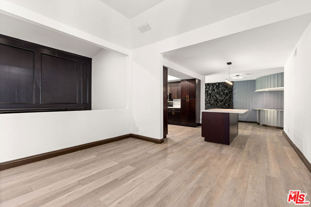 9724 Bothwell Road, Northridge CA: https://media.crmls.org/mediaz/00743512-9737-468c-8be7-ca826dc42c4a.jpg