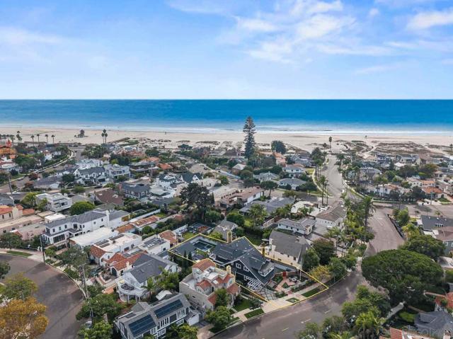 1027 G Ave, Coronado CA: https://media.crmls.org/mediaz/00743a41-a9c3-4bc0-b690-a54883d32fcd.jpg