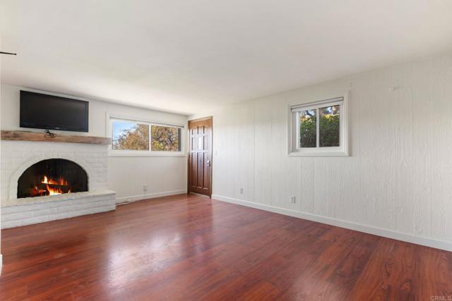 1628 Lone Oak Rd, Vista CA: https://media.crmls.org/mediaz/00774384-b0a6-48c0-889c-2c840243f2e9.jpg