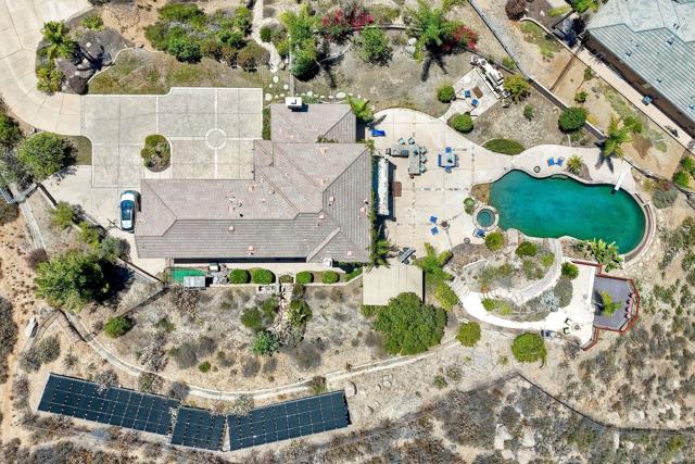 15068 Creek Hills Rd, El Cajon CA: https://media.crmls.org/mediaz/00780c68-fb6e-48b2-b564-060803fa91c8.jpg