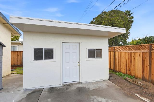 501 Lochridge Drive, San Jose CA: https://media.crmls.org/mediaz/0078b4ca-dc14-4bdd-9b37-ed4be0adb43a.jpg