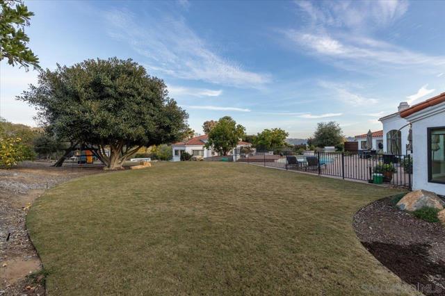 Image 44 of 62 For 14891 De La Valle Pl