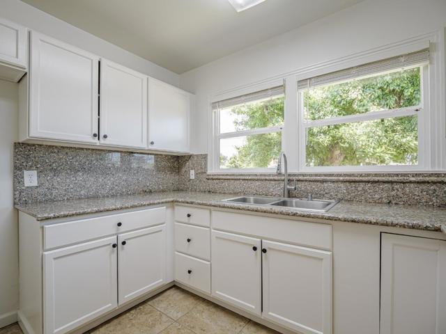 1233 Monroe Street, Salinas CA: https://media.crmls.org/mediaz/0079bad3-91d5-4784-b738-04bb88f2e63e.jpg