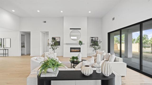 16925 Old Coach Rd, Poway CA: https://media.crmls.org/mediaz/0079bdac-7283-4c2c-92b0-63a0253f1c04.jpg