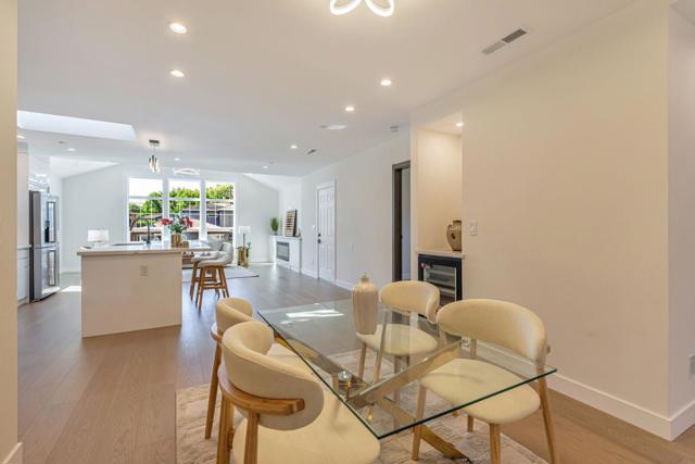 529 Hobart Avenue, San Mateo CA: https://media.crmls.org/mediaz/007a4548-2101-4489-9735-cd1a60873313.jpg