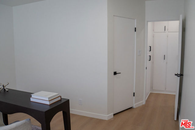 4579 Ambrose Avenue, Los Angeles CA: https://media.crmls.org/mediaz/007ac2ea-9dae-4e85-8ba6-ab7cbeb74066.jpg