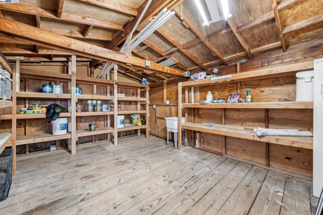 2449 26TH AVENUE, Oakland CA: https://media.crmls.org/mediaz/007b6428-3136-49a0-8e76-e482c18b01bd.jpg