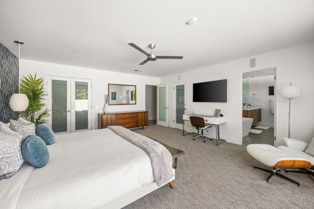 1160 E Marion Way, Palm Springs CA: https://media.crmls.org/mediaz/007b74fd-f20d-4aca-86fa-8e1ef8480ac4.jpg