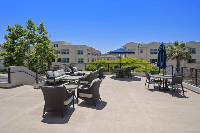 5506 Sandcliff Ln, San Diego CA: https://media.crmls.org/mediaz/007b8c9d-d7c5-4b23-83ce-2dfaf327857d.jpg