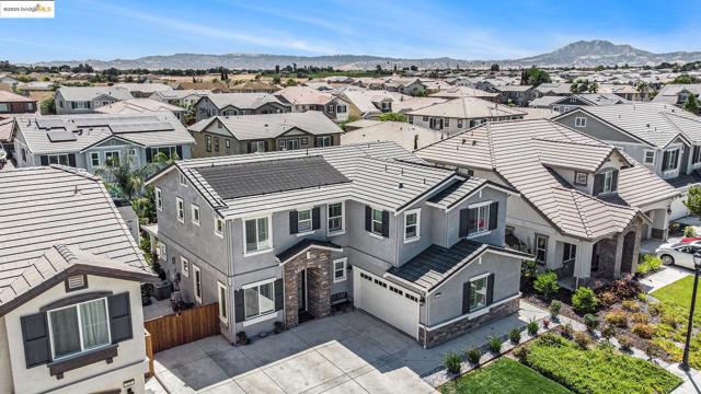 525 Stone Mountain Dr, Oakley CA: https://media.crmls.org/mediaz/007bf4ad-8e96-4a95-851c-bb13ec65f846.jpg