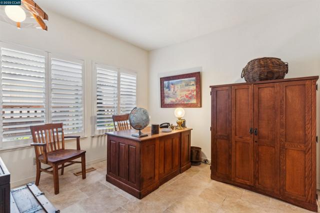5541 Lanai Court, Discovery Bay CA: https://media.crmls.org/mediaz/007c95d7-0812-433b-b6a6-e4e12cb16708.jpg