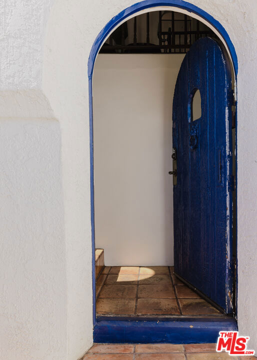 https://media.crmls.org/mediaz/007d19bf-d86e-4876-96a4-40192cec0849.jpg?preset=X-Large