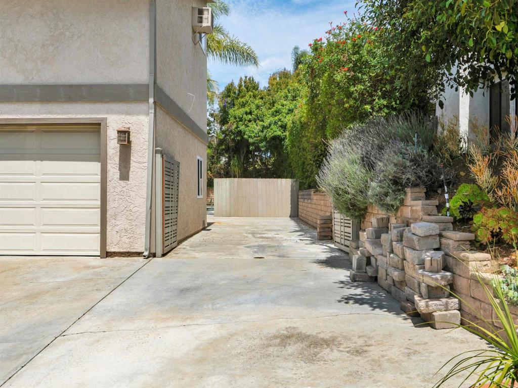 2646 Unicornio St - photo 5