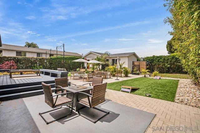 990 92 Laguna Dr, Carlsbad CA: https://media.crmls.org/mediaz/007d4eed-4ffd-4f41-b5a0-e8e0a75f217d.jpg