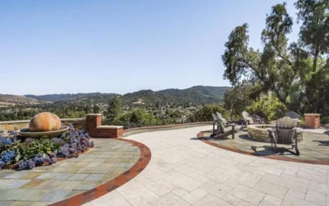 985 Woodview Place, San Jose CA: https://media.crmls.org/mediaz/007d6e40-eb9d-4be4-9839-2bdf0ff881e6.jpg
