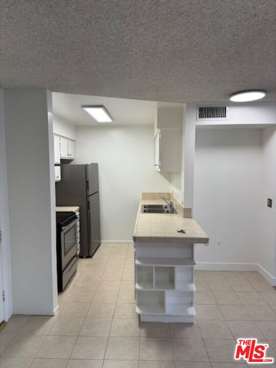 1208 Raintree Circle photo 6