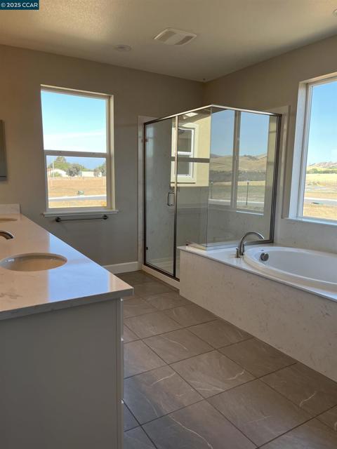 1406 Cobblestone Drive, Pittsburg CA: https://media.crmls.org/mediaz/007e6360-7528-4ee8-b242-7474e81f1a62.jpg