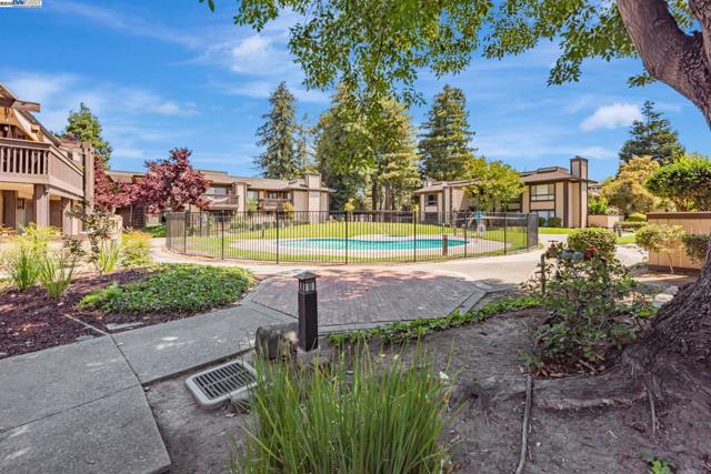 39090 Presidio Way, Fremont CA: https://media.crmls.org/mediaz/007f0e1d-6308-4110-9575-be4213aab1ec.jpg