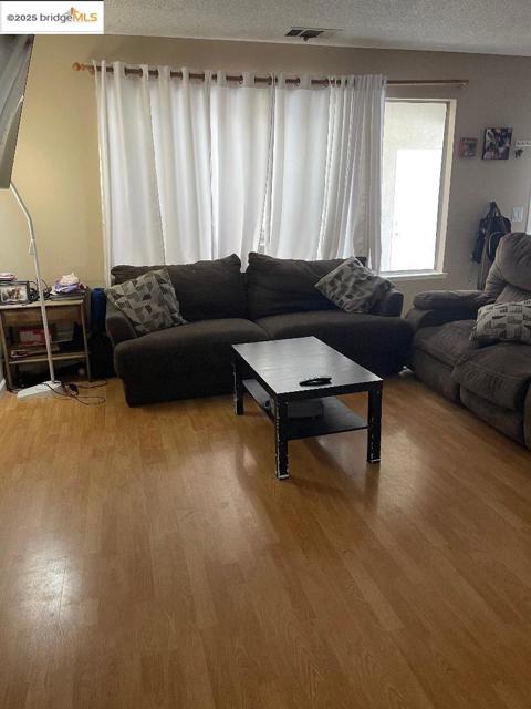 137 El Dorado Dr, Pittsburg CA: https://media.crmls.org/mediaz/007f1ae2-49de-4bce-9008-8cd4308d649c.jpg