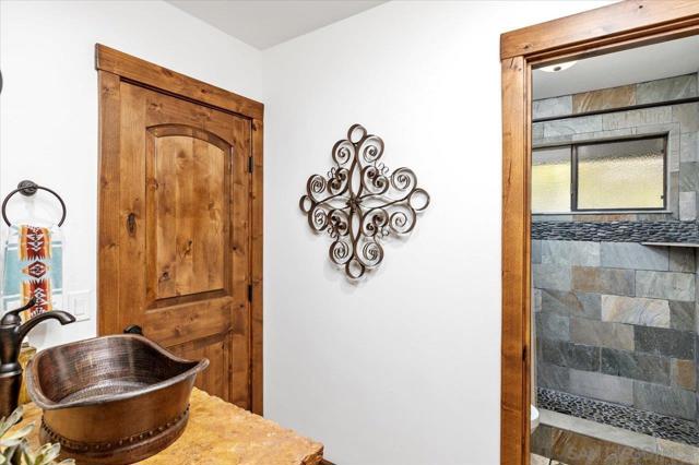 1379 Sunny Heights Road, Fallbrook CA: https://media.crmls.org/mediaz/0080e319-a967-47c6-b018-49e9c23e60de.jpg